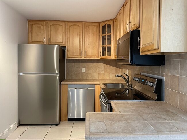 Building Photo - 470 NW 20th St Unit #2040 Rental
