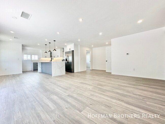 Photo - 6243 Platt Ave