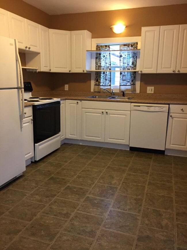 Photo - 1221 America Ave NW