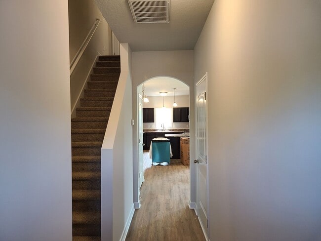 Photo - Beautiful 3 bedroom, 2.5 bath townhome - H...