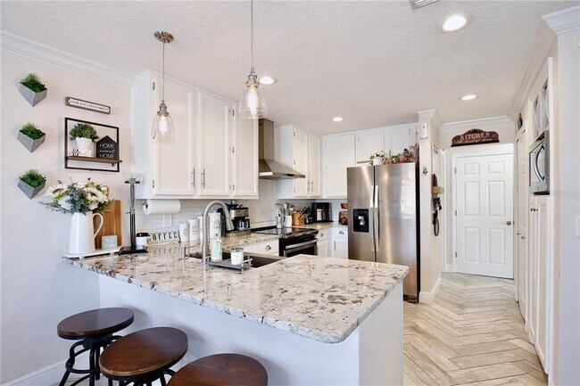 Photo - 2115 Heathwood Cir