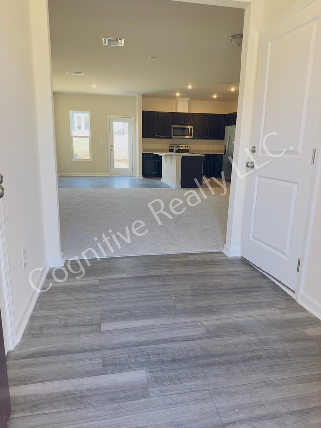 Photo - 819 McKenzie Pk Ter