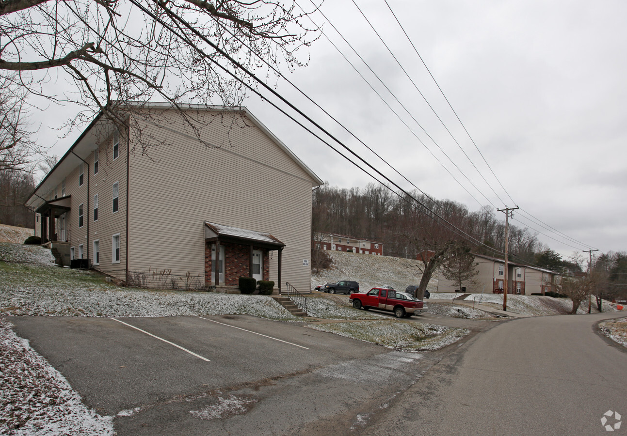 Deer Run - Deer Run Apartments