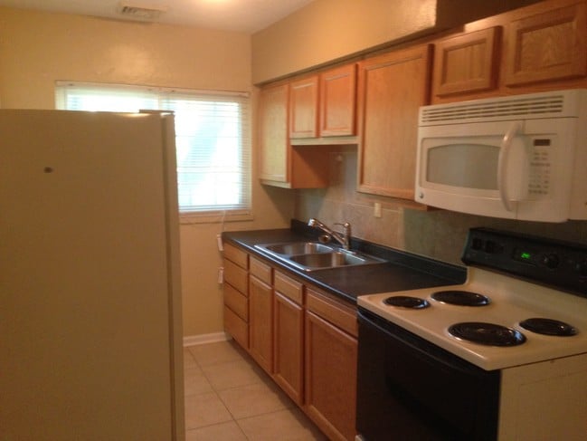 Photo - 523 Hadley Ave