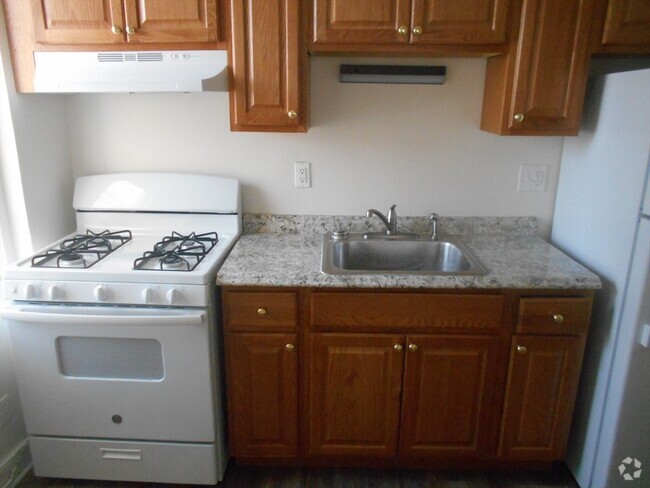 Building Photo - 68 Linden St Unit 24 Rental