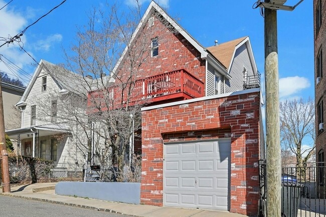 Building Photo - 30 Columbia Terrace