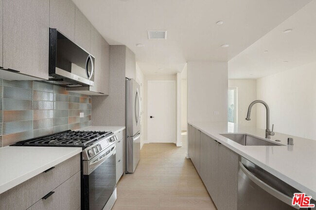 Photo - 5320 Cartwright Ave Unit 305