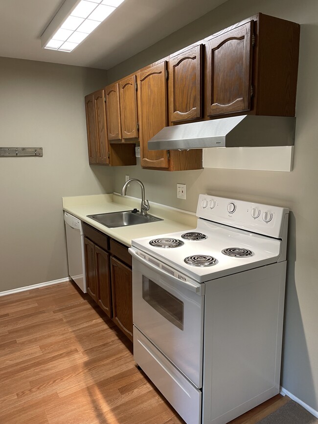 Building Photo - 810 Plate St Unit 205