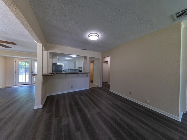 Photo - 4710 Glenmont St