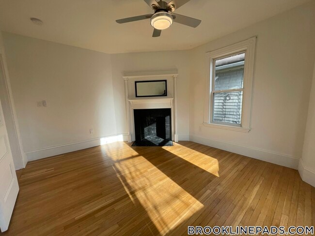 Photo - 79 Brook St Unidad 2R