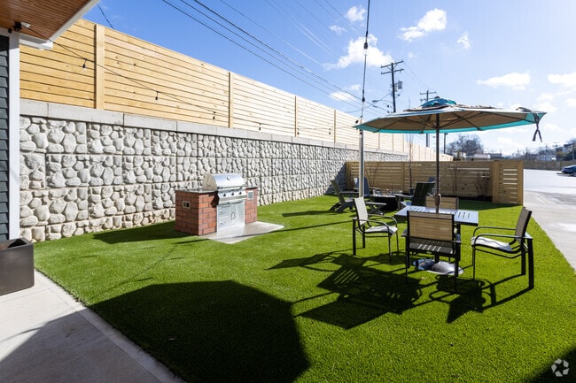 Jardín - Studios180 - Short/Long Term Leases