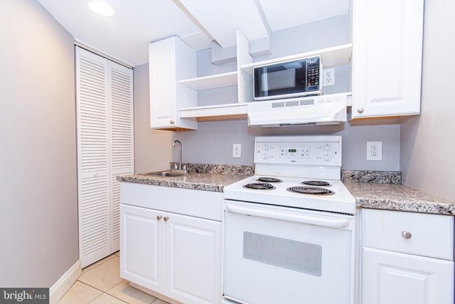 Photo - 2039 Hillenwood Rd Unidad BASEMENT STUDIO