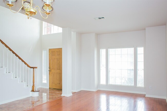 Photo - 14603 Bladenboro Dr