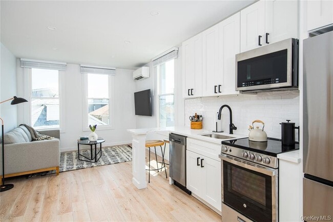 Building Photo - 108-09 Rockaway Beach Dr Unit B Rental