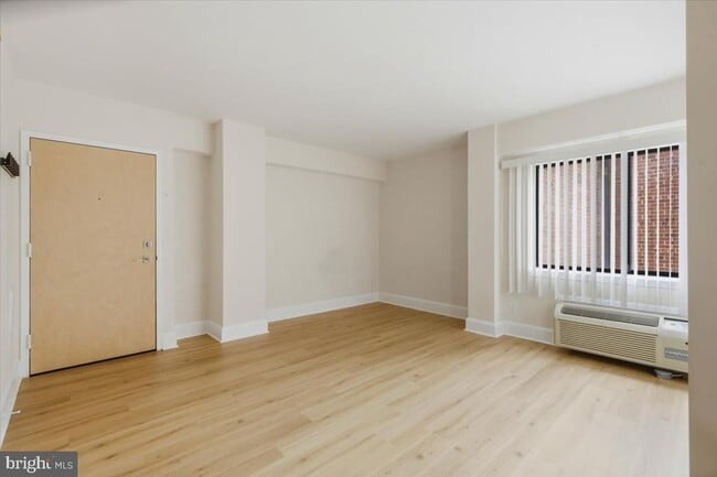 Photo - 1825 T St NW Unidad 401