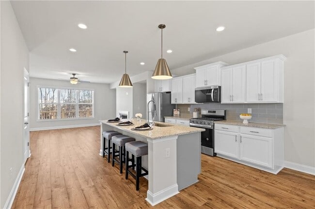 Photo - 1230 Ainsworth Alley