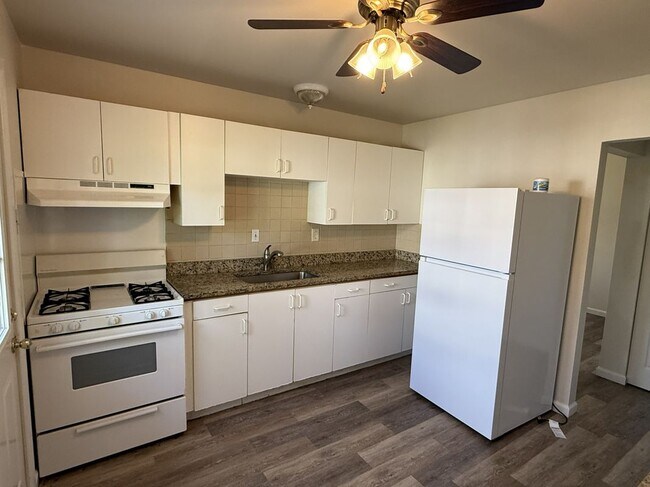 Photo - 651 Southwell Ln