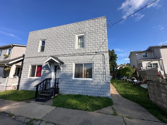 Building Photo - 512 Linden Ave Unit 2