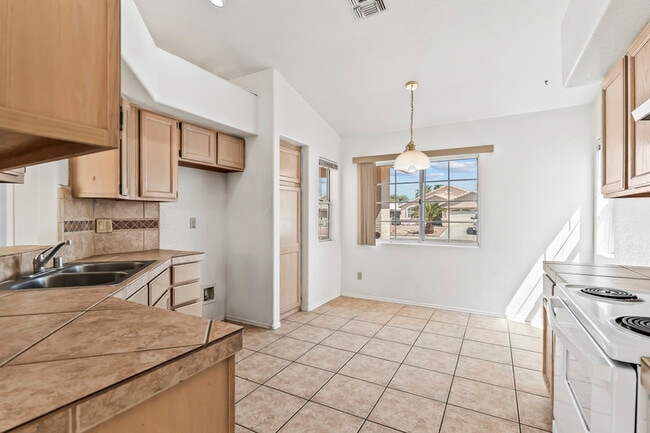 Photo - 1934 Easy St