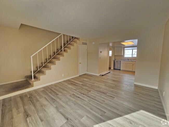 Building Photo - Just Remodeled 2 Bedroom Unit - Close to UNR! Rental