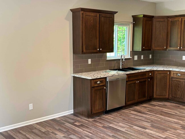 Photo - 820 S Poplar St