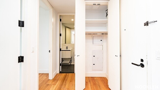 Photo - 19 E 31st St Unit 4b