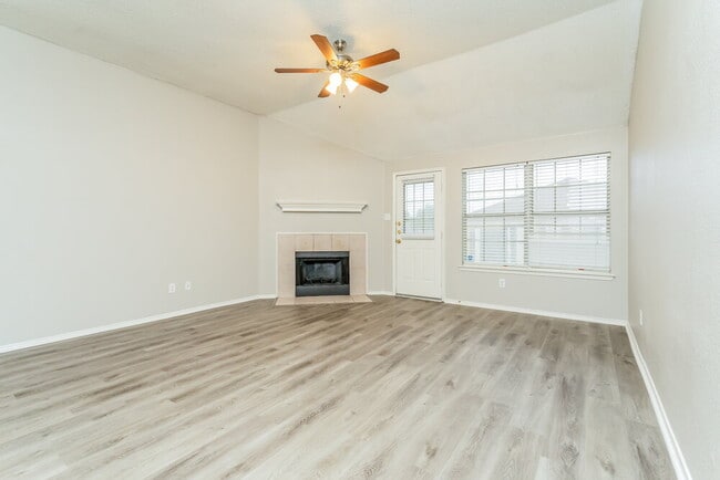 Photo - 813 Edgehill Rd