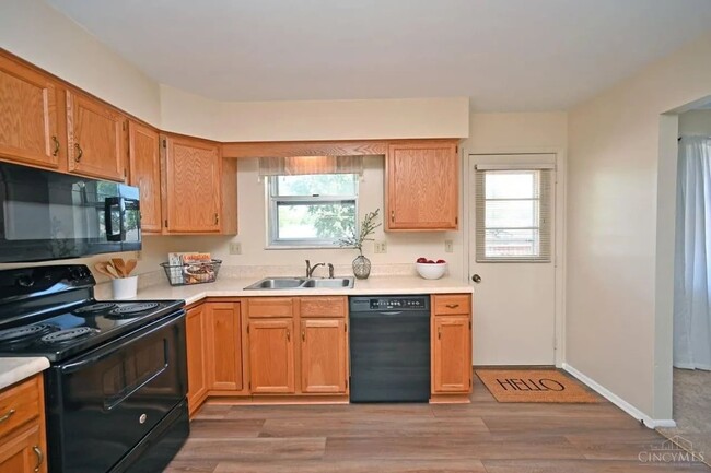 Photo - 8608 Linderwood Ln