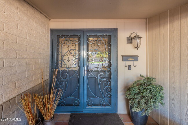 Photo - 4021 S Holbrook Ln