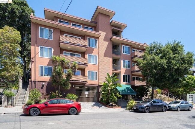 94 Bayo Vista Ave Unidad 204