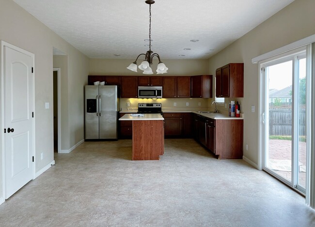 Photo - Charming 4-Bed Home in Blackthorne Subdivision - Cul-de-Sac Location!