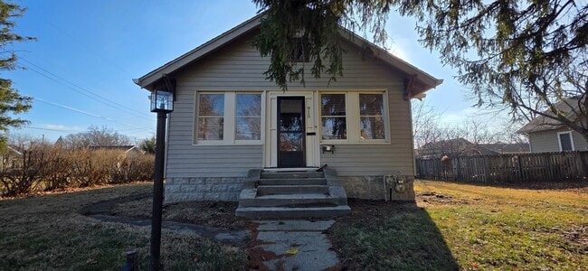 Building Photo - 915 High St Unit 915