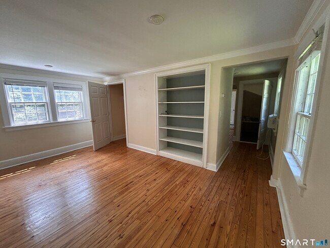 Photo - 252 W Norwalk Rd