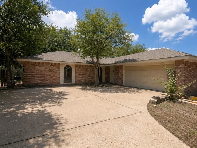 Building Photo - 7607 Salge Dr