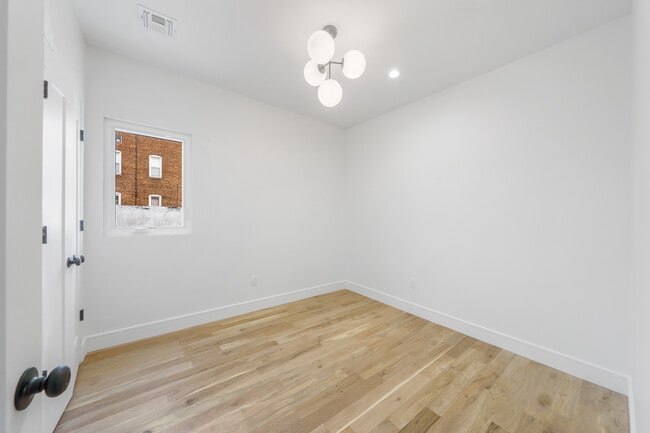 Photo - 114 Center St