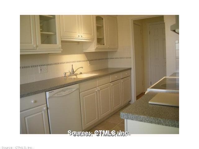 Building Photo - 196 Heritage Vlg Unit B Rental