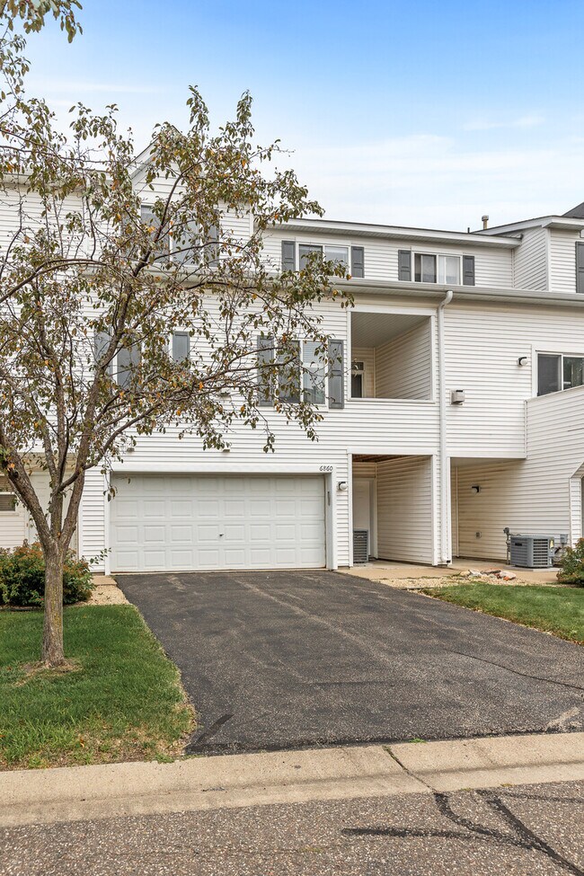 Photo - 6860 Meadow Grass Ln S