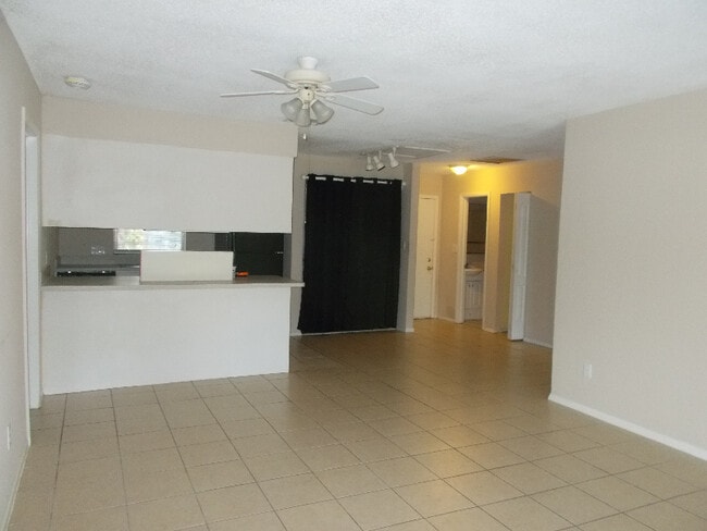 Photo - 4261 Island Cir