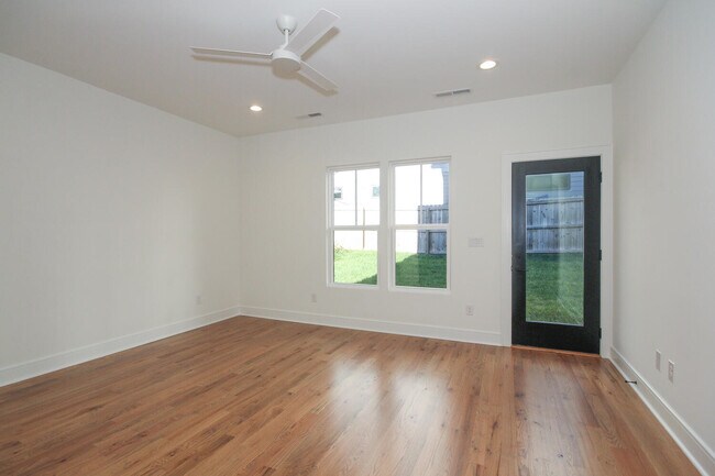 Photo - 1110 Greenleaf Ave