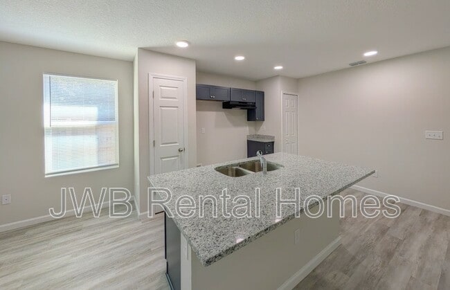 Photo - 534 Odessa St