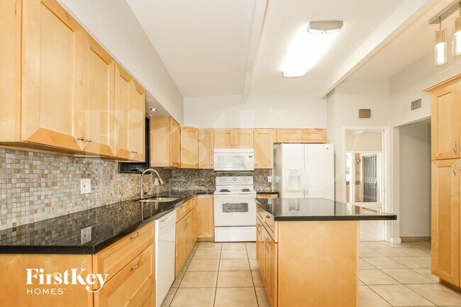 Photo - 2028 W Schell Dr