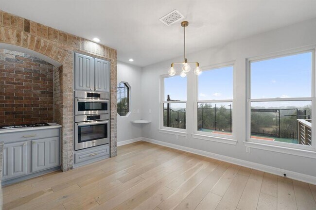 Photo - 2137 Rivina Dr