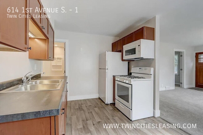 614 1st Ave S Unit 1