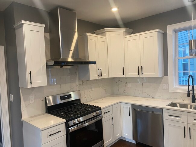 Building Photo - 115 Ashland St Unit 2 Rental