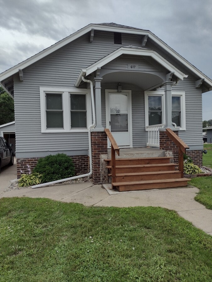 Photo - 617 Elm Ave