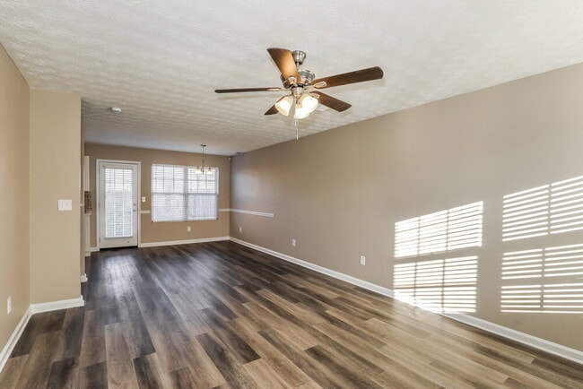 Photo - 6035 Flagstaf Walk