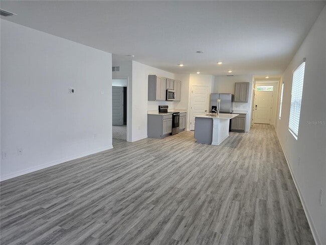 Photo - 8411 Madrid St