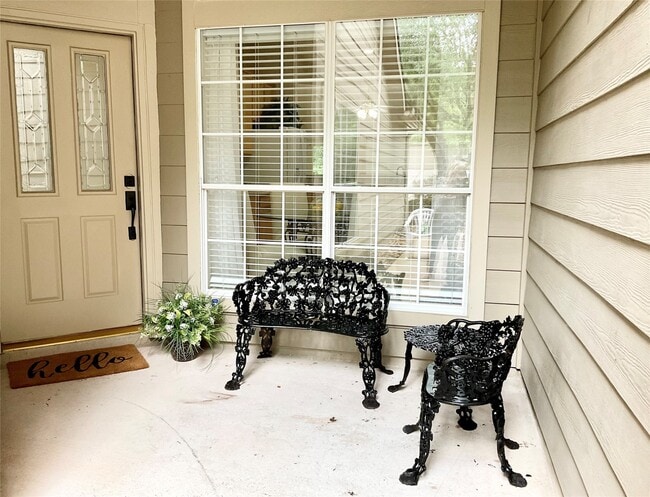 Photo - 186 N Valley Oaks Cir