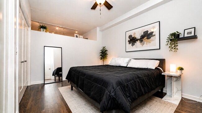 Photo - 6 N Michigan Ave Unit 904