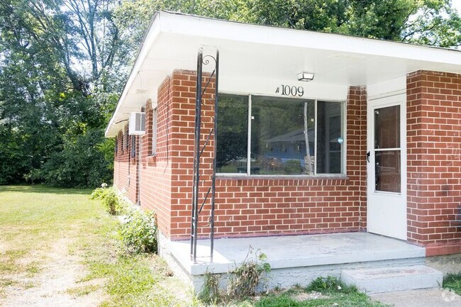 Building Photo - 1009 N Hickory St Unit A Rental